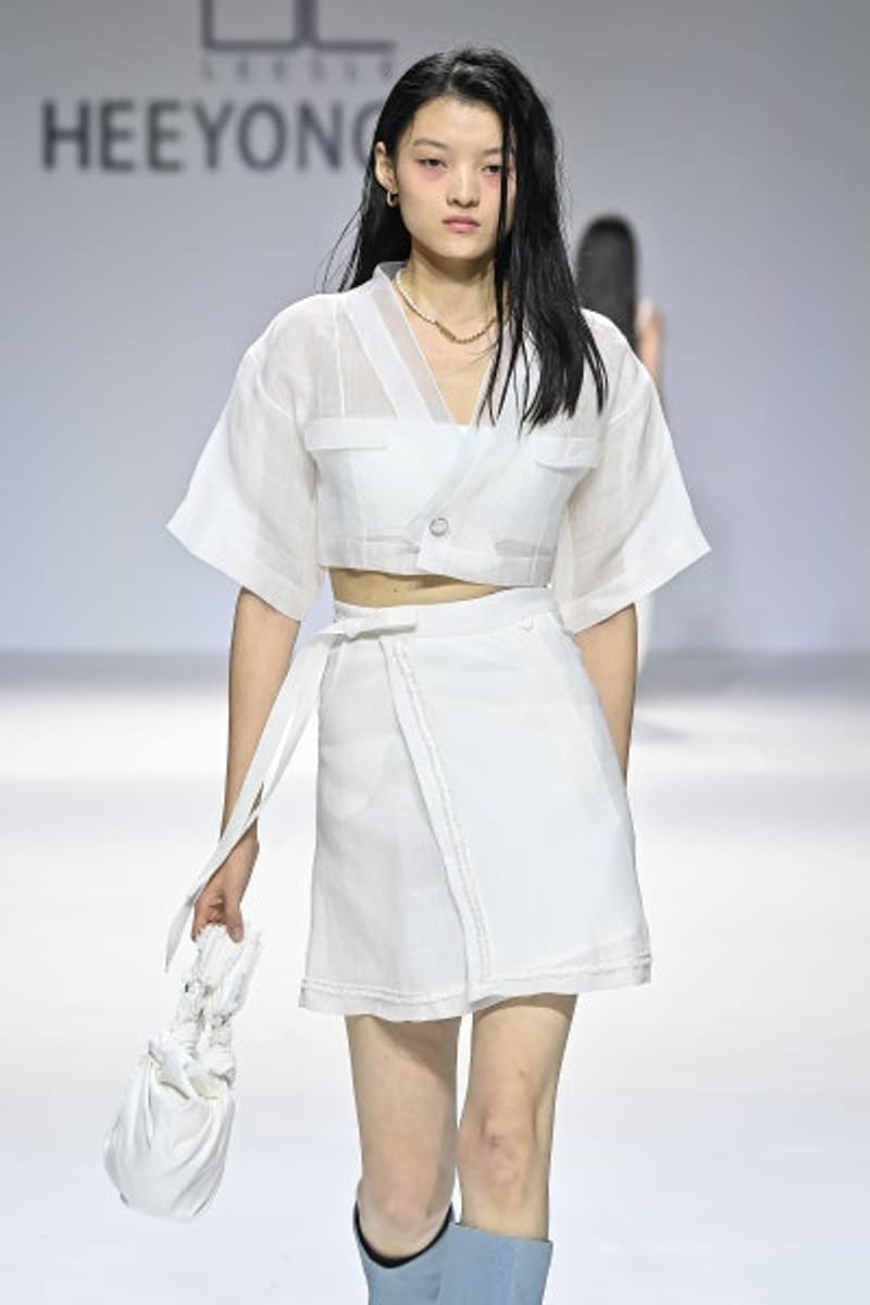 リッスル2024 S/S 大高麗コレクション：韓国の遺物[モシ＆独花蘆沙図]からインスピレーションを得て