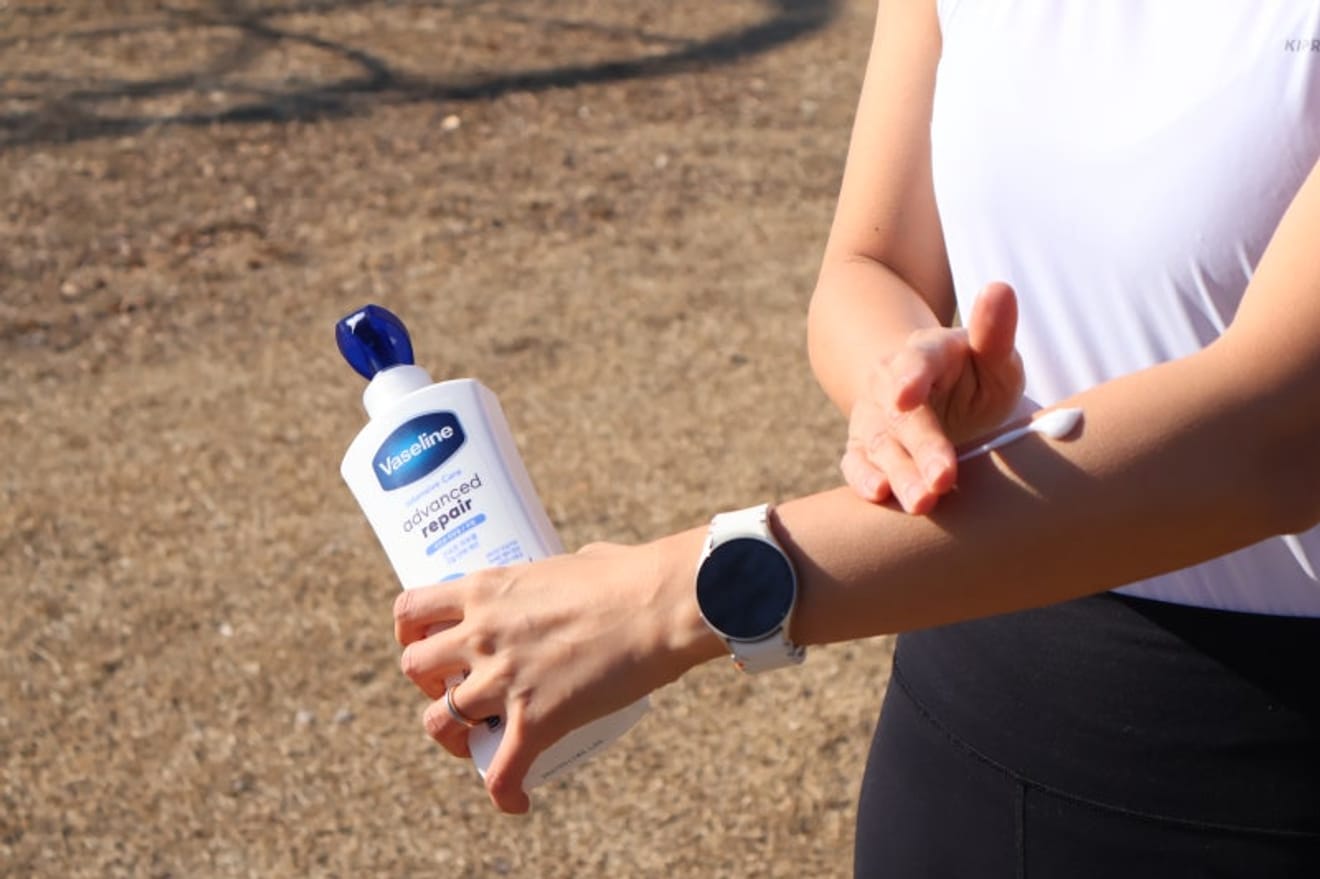 Loción corporal Vaseline Intensive Care recomendada después del ejercicio en Olive Young