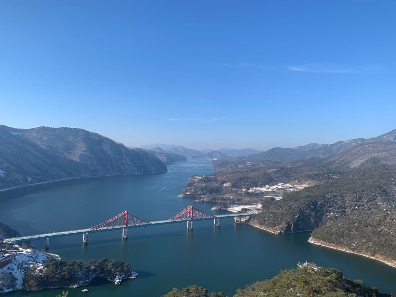 [Ulusal Park Pul Turu] 10. 월악산 (Walaksan) Yeni Başlayanlar İçin Kar Çiçeği Dağcılık Rotası Oksunbong'un Chungju Gölü Manzarası