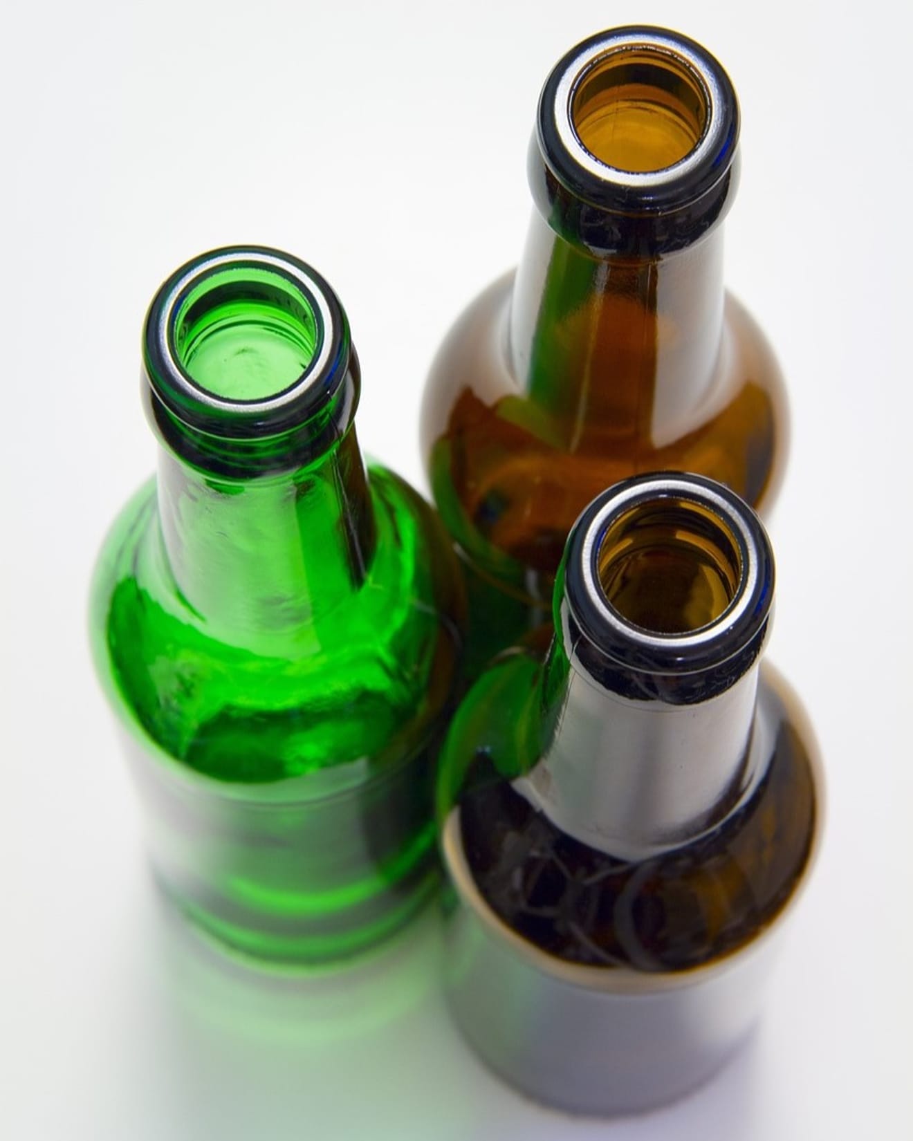 Minuman Keras yang Menghancurkan Stereotip Warna Hijau untuk Soju dan Cokelat untuk Bir