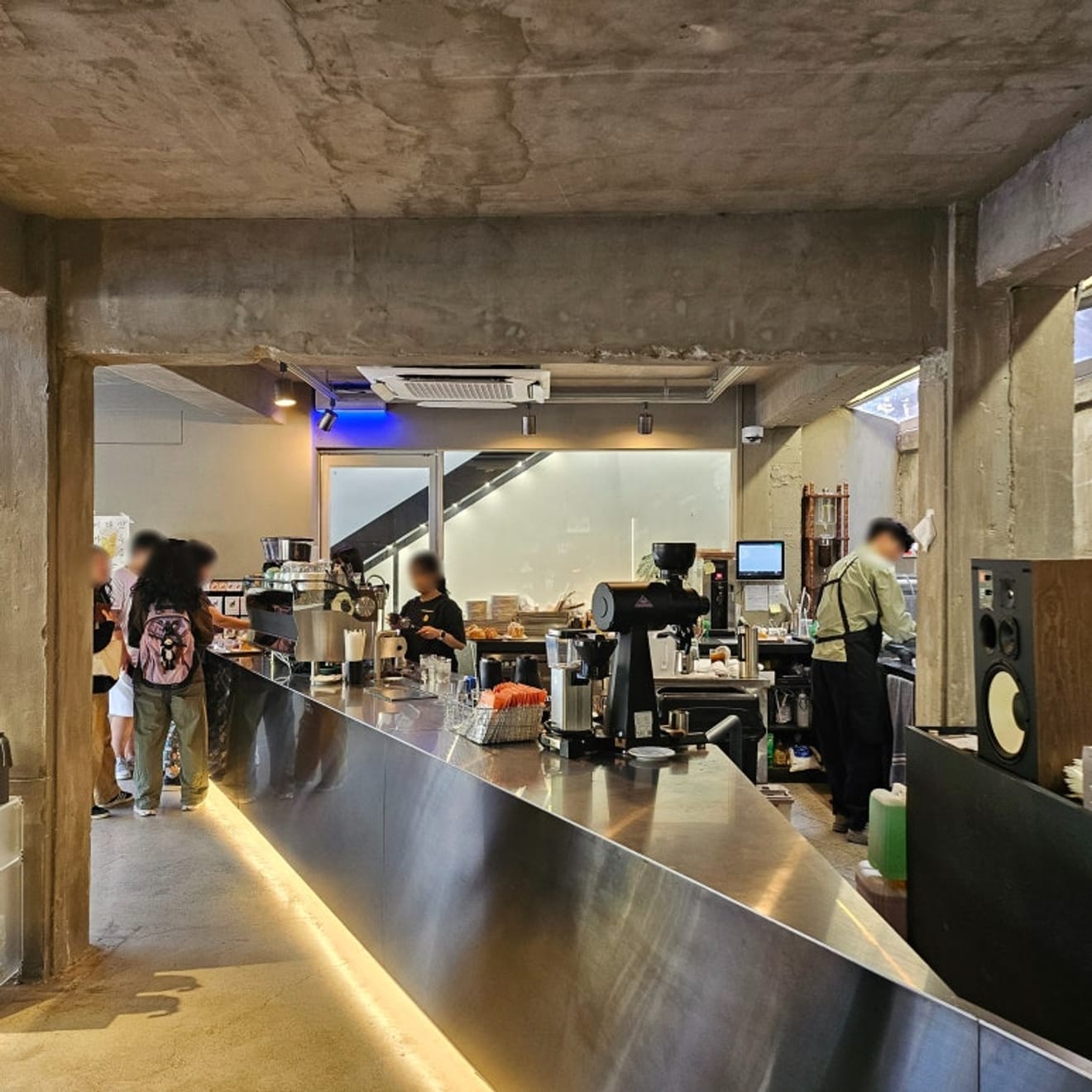Idorim Blot Coffee x Bake kávézó, Gyeongbokgung, Seochon főáruház
