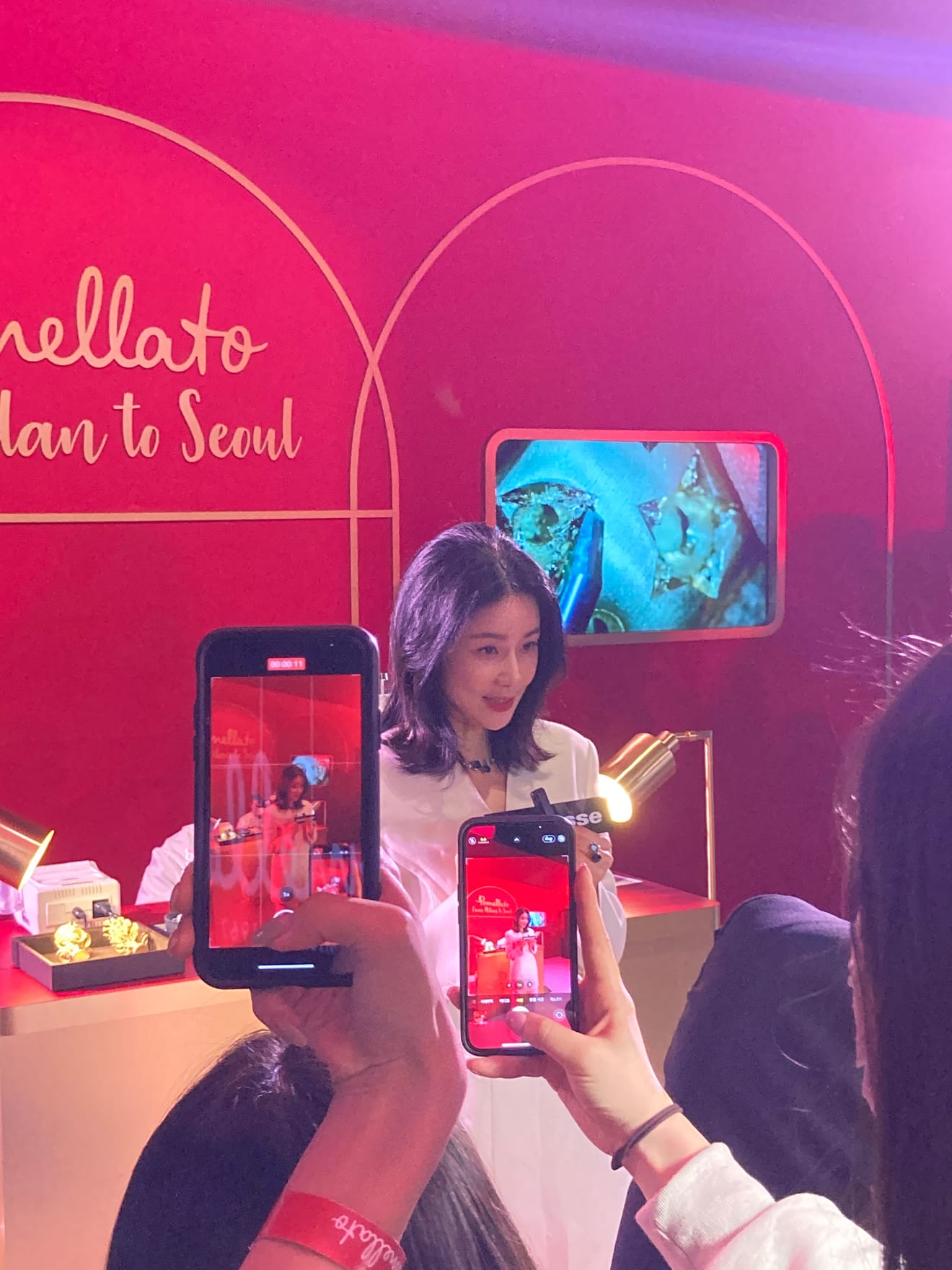 Pomellato Pom Pom Dot Koleksiyonu Etkinliği K-POP İdolü Enhypen Heeseung, Jay, f(X) Krystal, Oyuncu Choi Ji Woo ve Lee Bo Young'dan Gelen İncelemeler