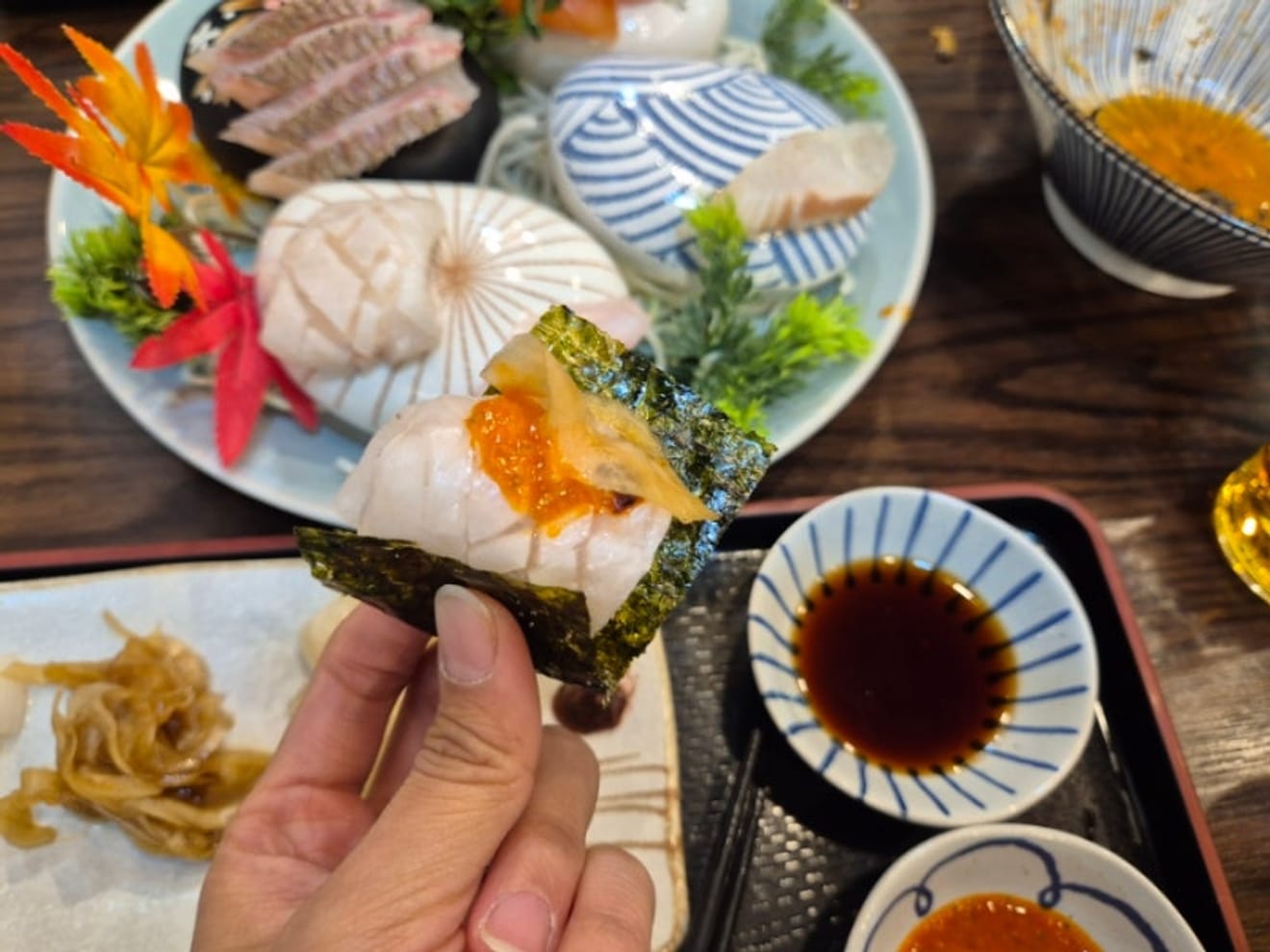 新림站居酒屋我們的壽司：新鮮美味的熟成魚生和壽司