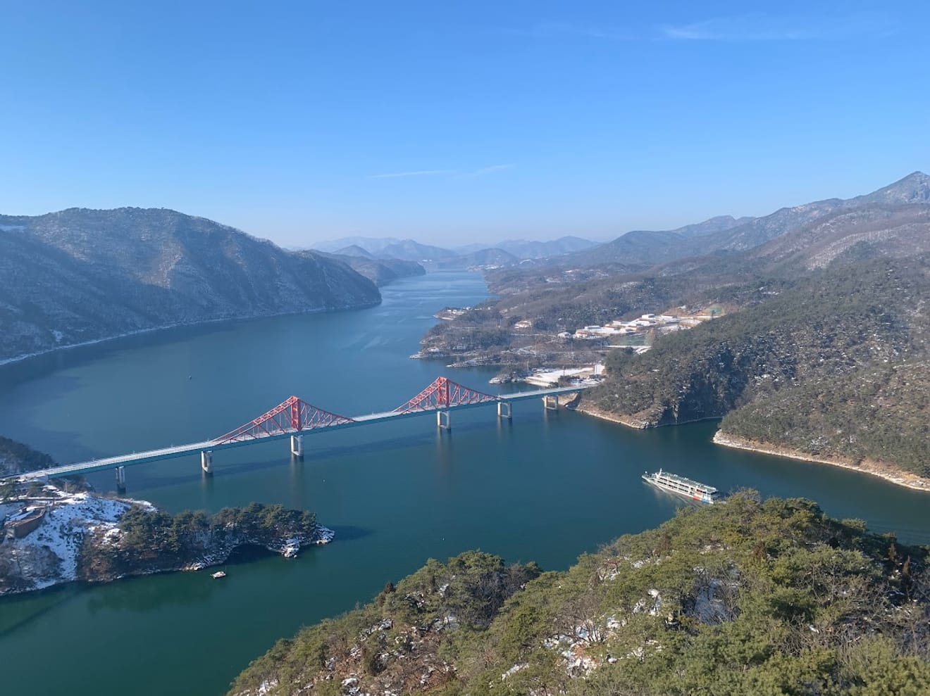 [Ulusal Park Pul Turu] 10. 월악산 (Walaksan) Yeni Başlayanlar İçin Kar Çiçeği Dağcılık Rotası Oksunbong'un Chungju Gölü Manzarası