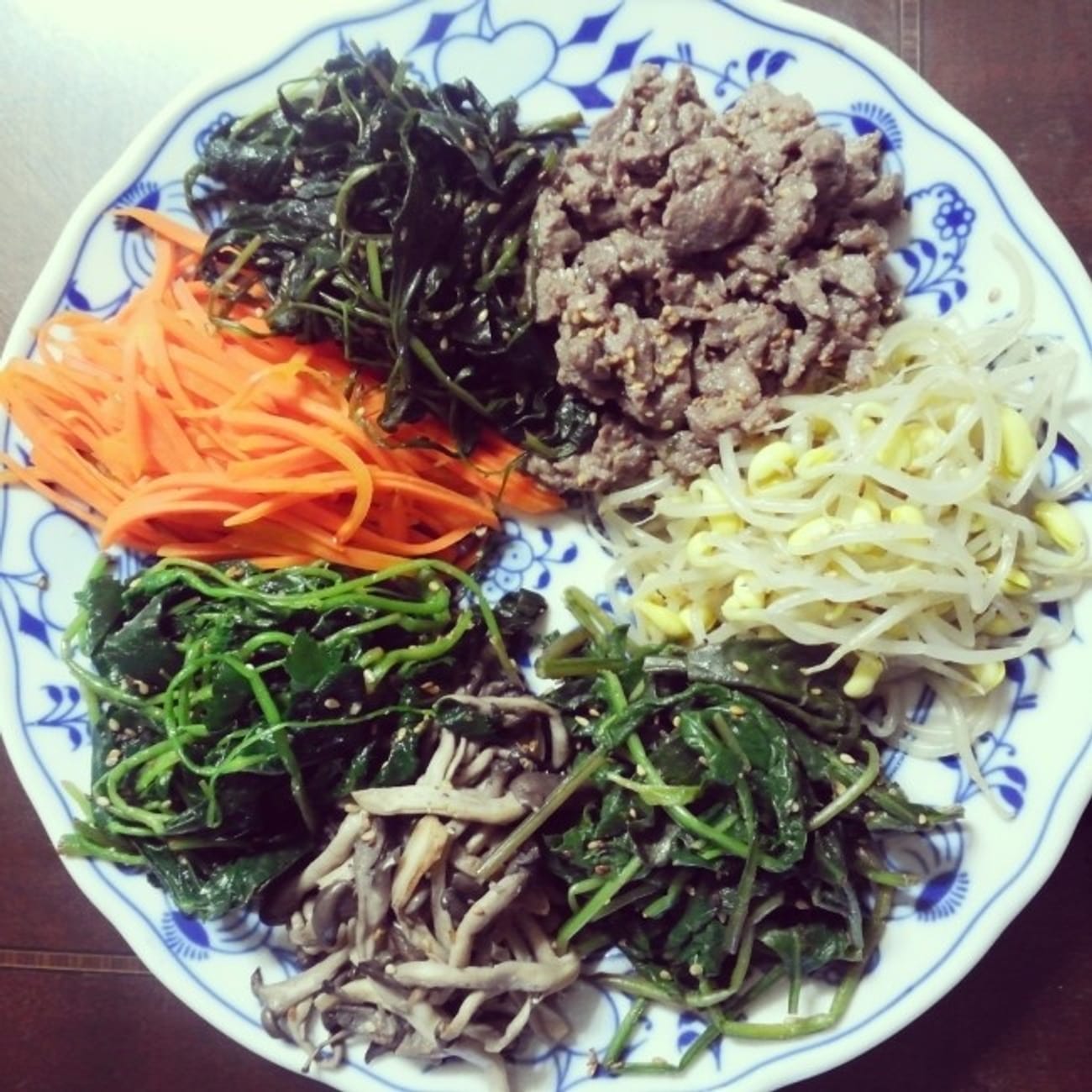비빔밥은 어떻게 세계인의 입맛을 사로잡았을까? 그 비결을 파헤칩니다