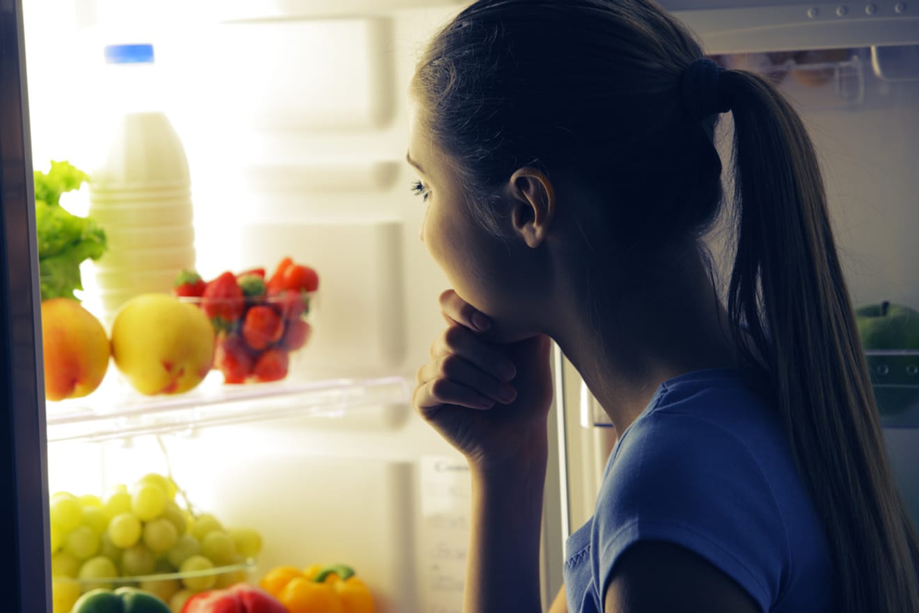 Продукты, которые обязательно нужно хранить в холодильнике, и правильные методы хранения