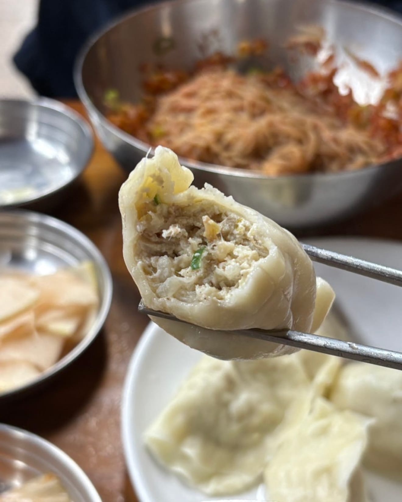 Reseña de la visita a PilDong Myuk (Noodle de Pyongyang) en Seúl, restaurante Michelin, un sábado