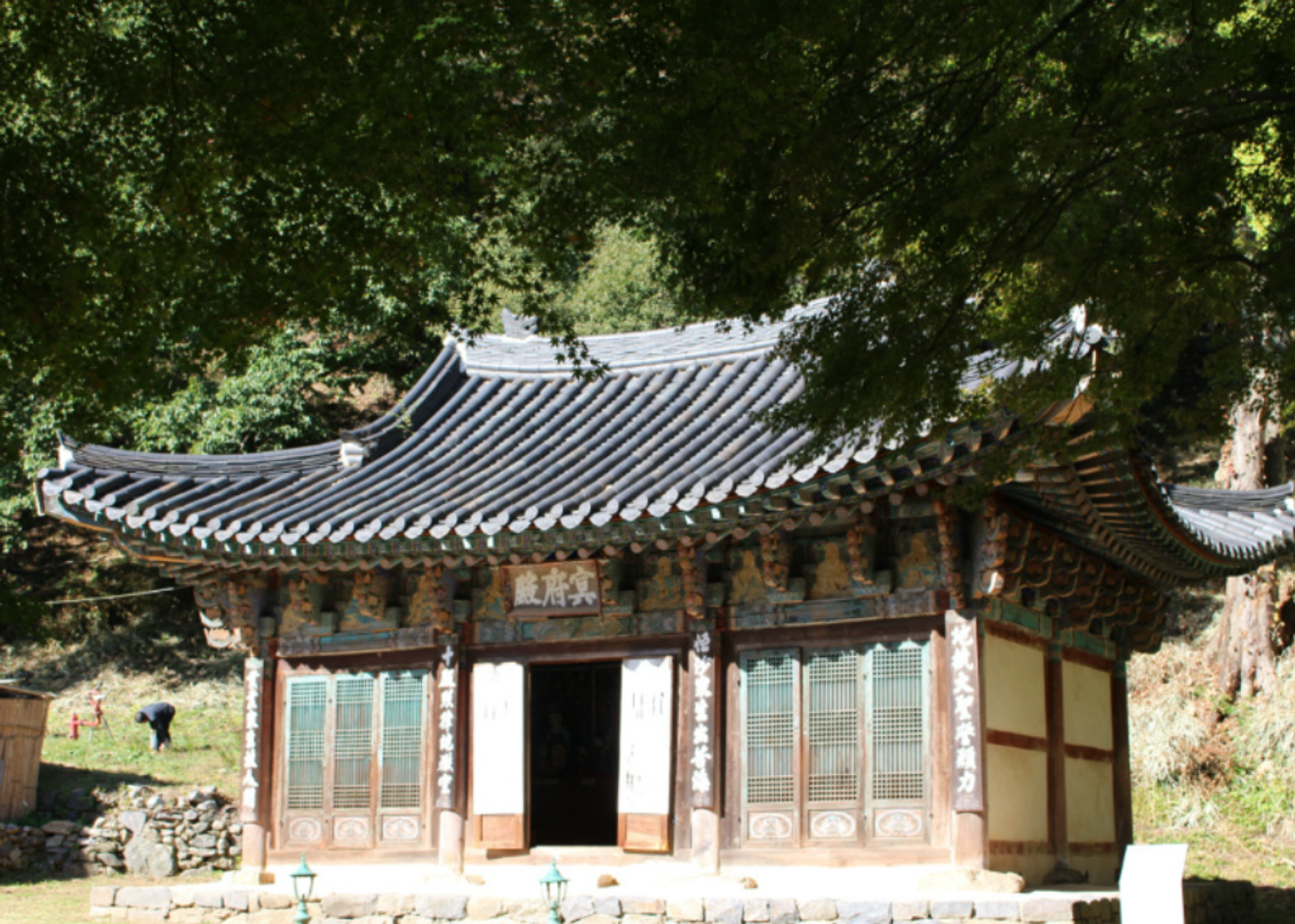 O maior templo de cavernas do Oriente, Gongju Maengosa: um espaço misterioso que guarda a essência de 1500 anos de história