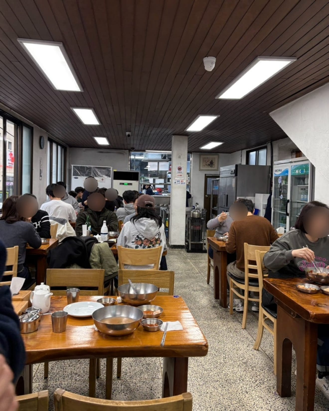 Reseña de la visita a PilDong Myuk (Noodle de Pyongyang) en Seúl, restaurante Michelin, un sábado
