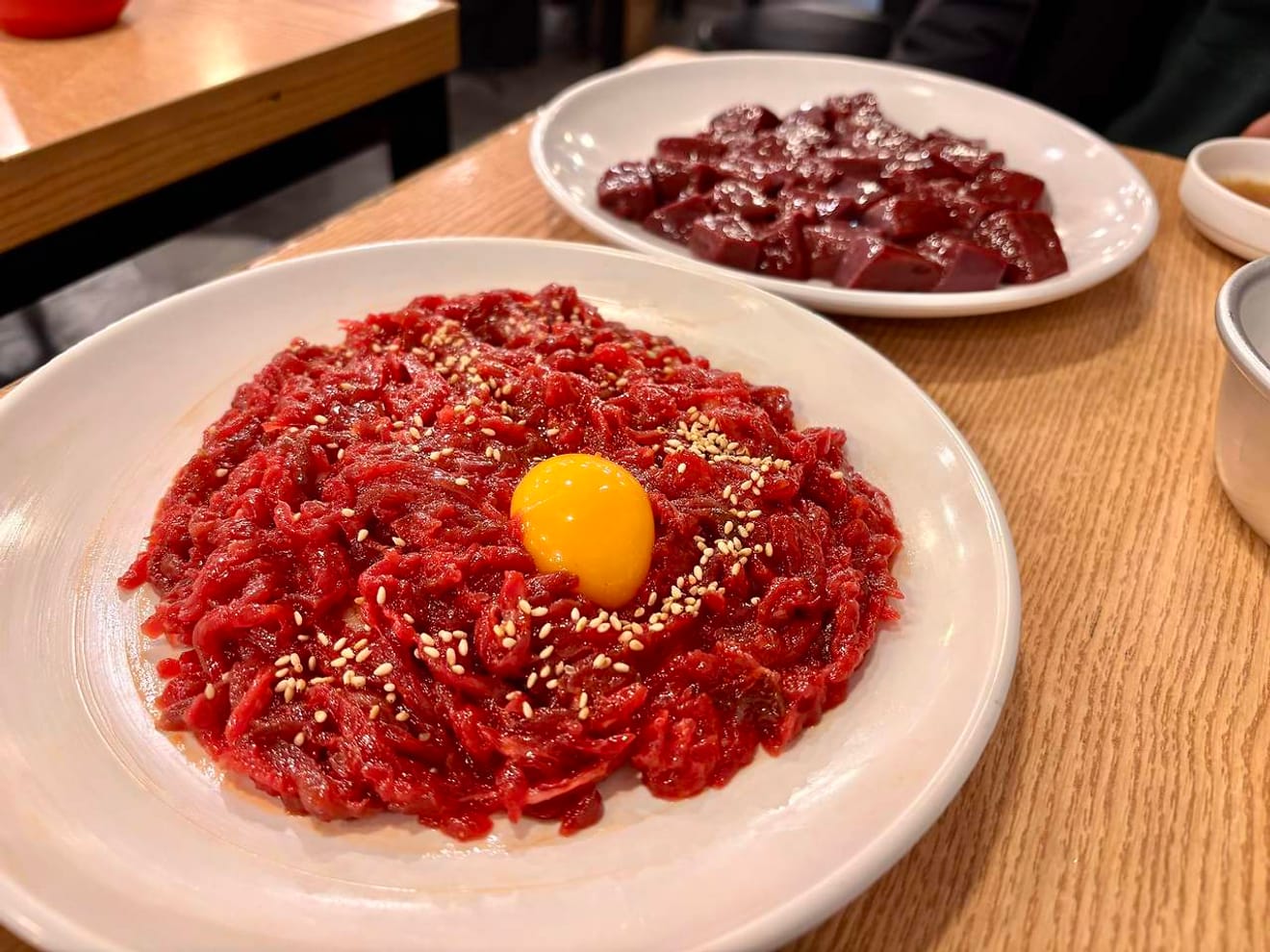 Restaurante ‘Changshin Yukhoe’ em Kwangjang Market