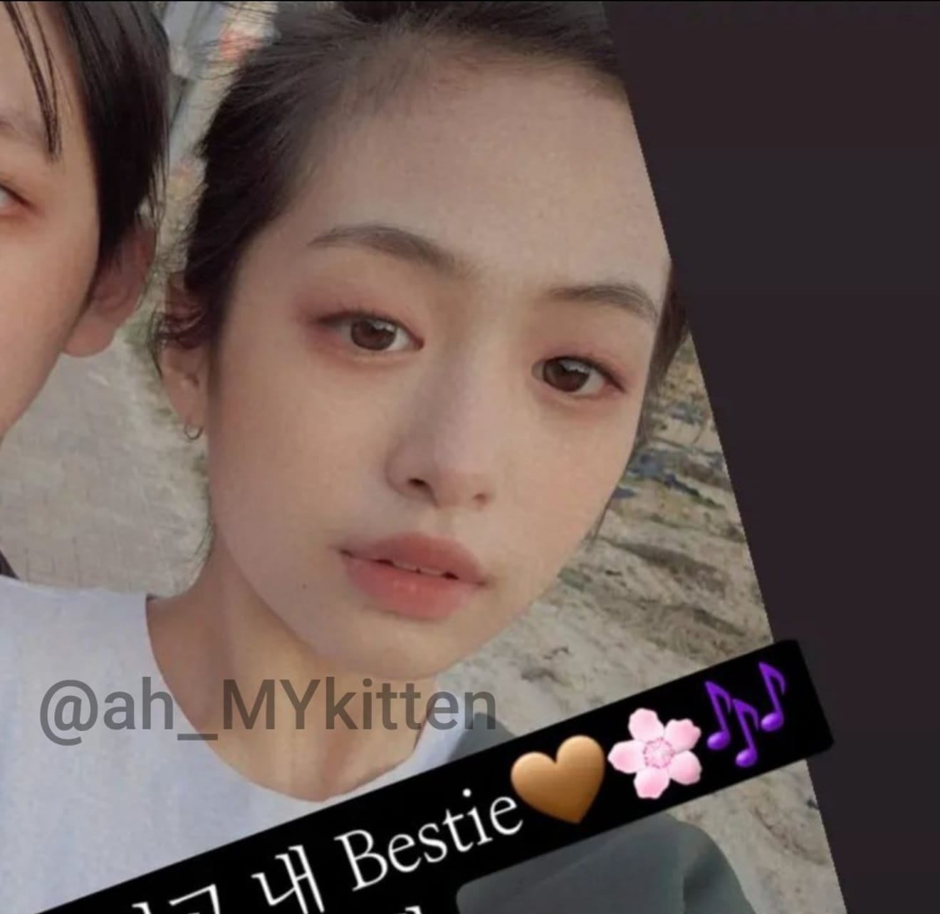 Beymonster Ah-yeon: Foto del passato, infanzia e foto di diploma