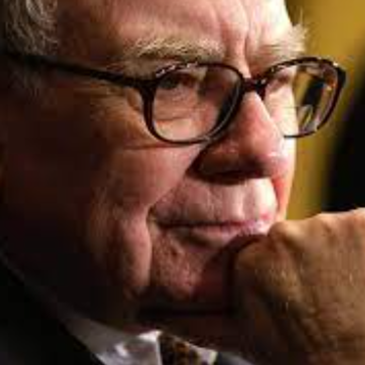 O impressionante aumento da participação em caixa da Berkshire Hathaway | ft. Warren Buffett