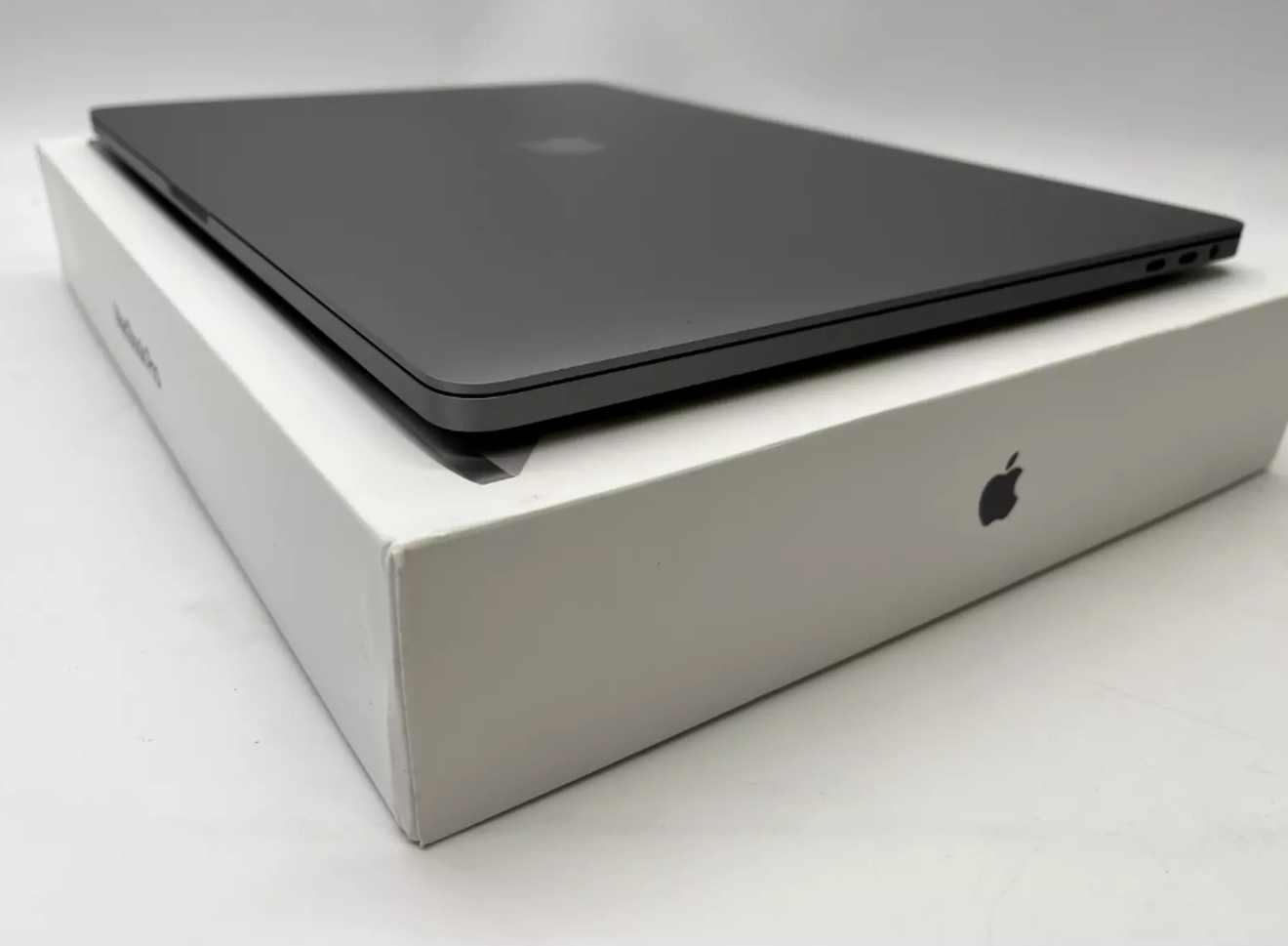 프로페셔널을 위한 최고의 노트북, 6인치 MacBook Pro