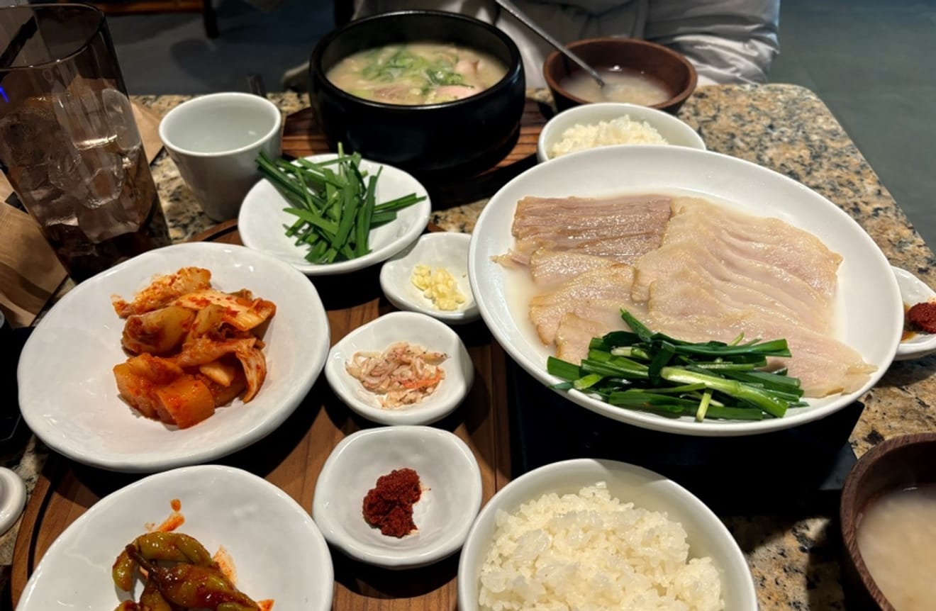 Anmok Seomyeon: ¡Guía Michelin de Busan! Sopa de cerdo