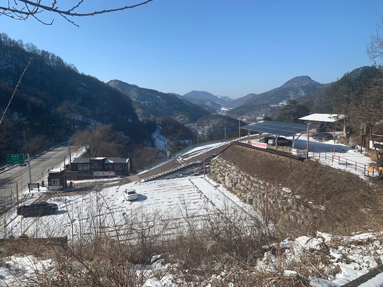 [Ulusal Park Pul Turu] 10. 월악산 (Walaksan) Yeni Başlayanlar İçin Kar Çiçeği Dağcılık Rotası Oksunbong'un Chungju Gölü Manzarası