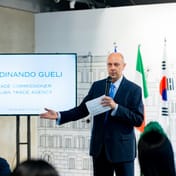 Direttore dell'Ufficio Commerciale di Seoul dell'Agenzia Italiana per il Commercio Internazionale Ferdinando Gueli