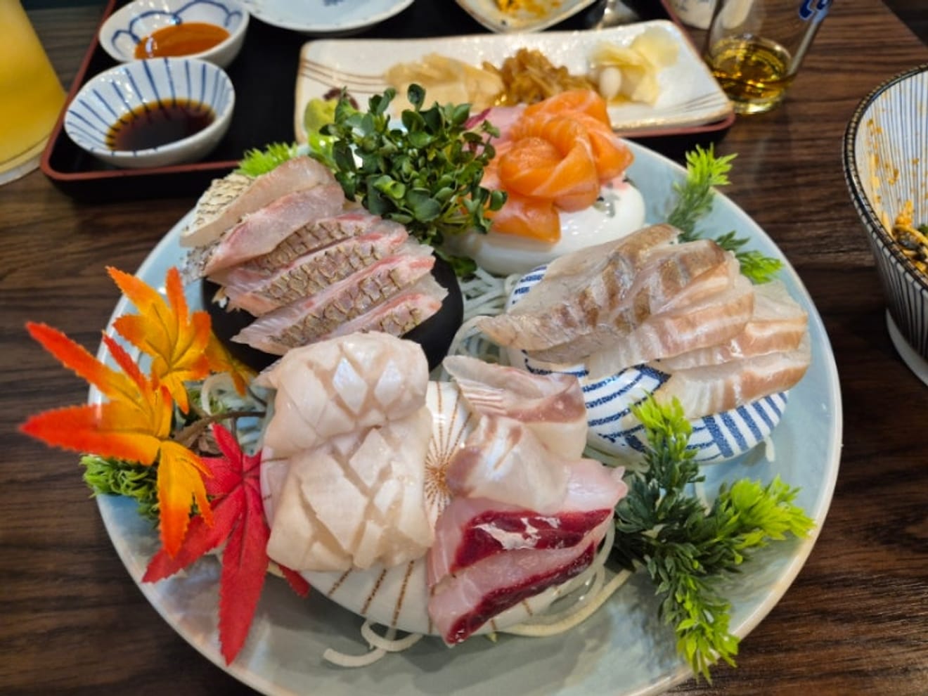 新림站居酒屋我們的壽司：新鮮美味的熟成魚生和壽司