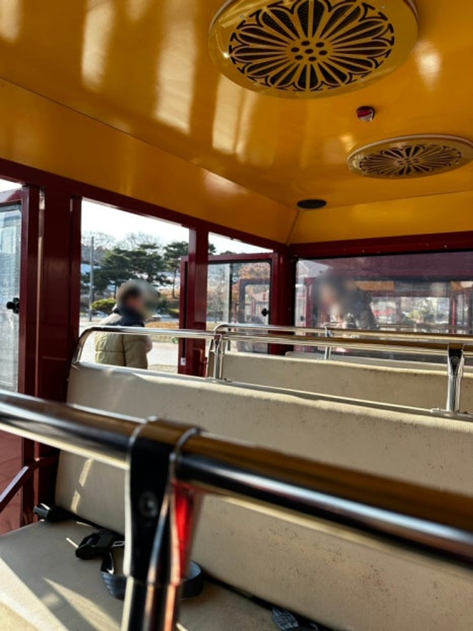 รีวิวการนั่งรถไฟท่องเที่ยวป้อมปราการซูวอนในฤดูหนาว พร้อมจองตั๋ว