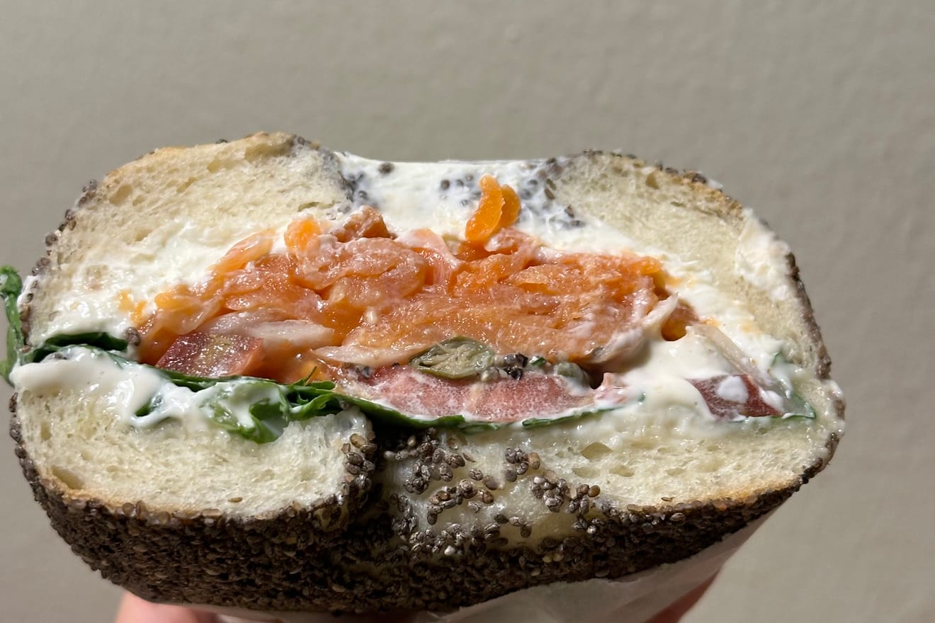 Quán cà phê Neruguri Bagel ở ga Hapjeong