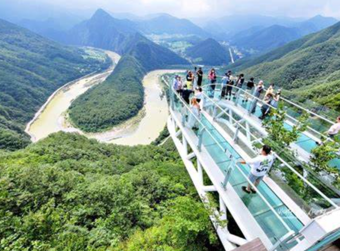 Gyógyulás a természetben: a Jeongseon Byeongbangchi Skywalk