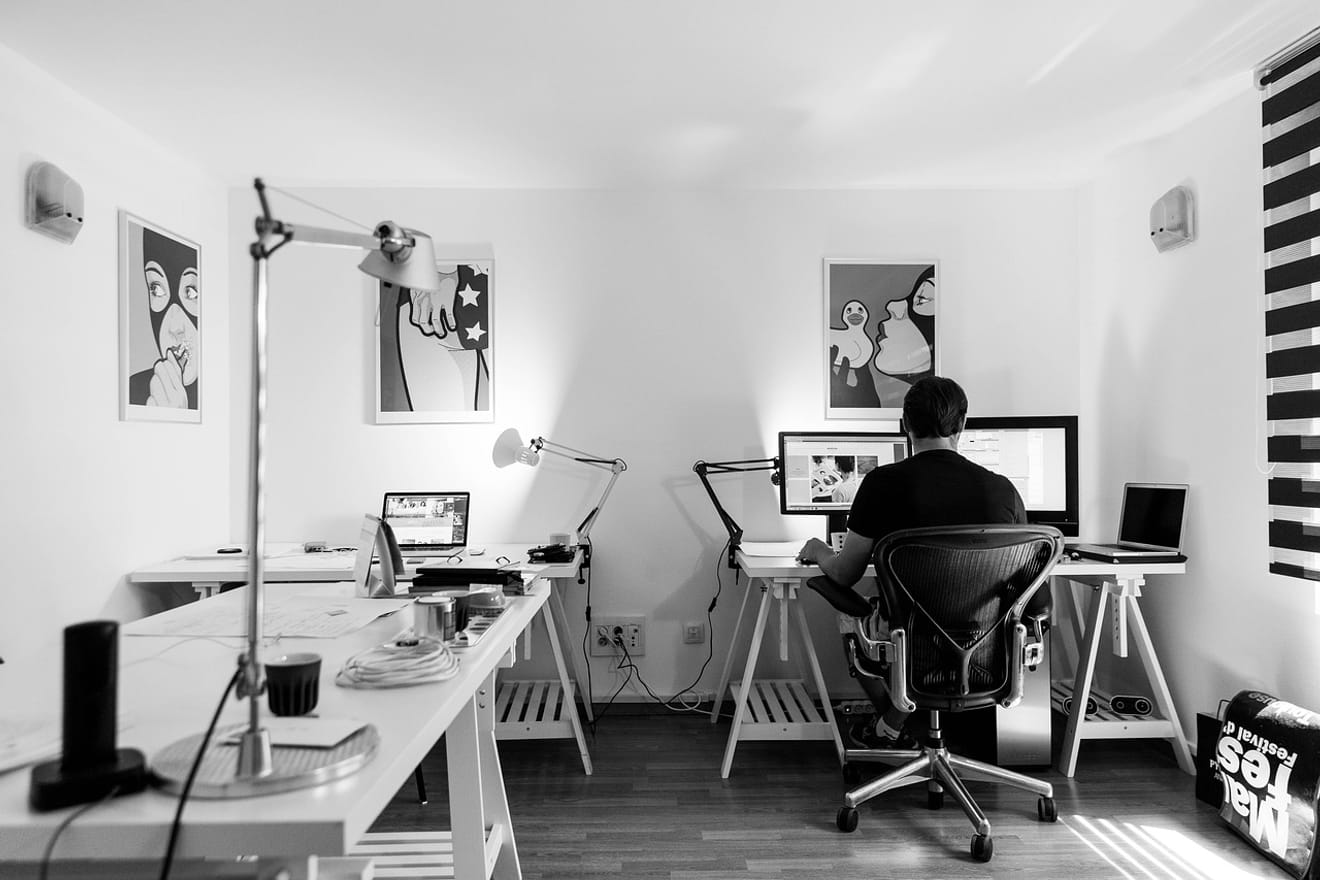 ¿El teletrabajo reduce las emisiones de carbono a la mitad?
