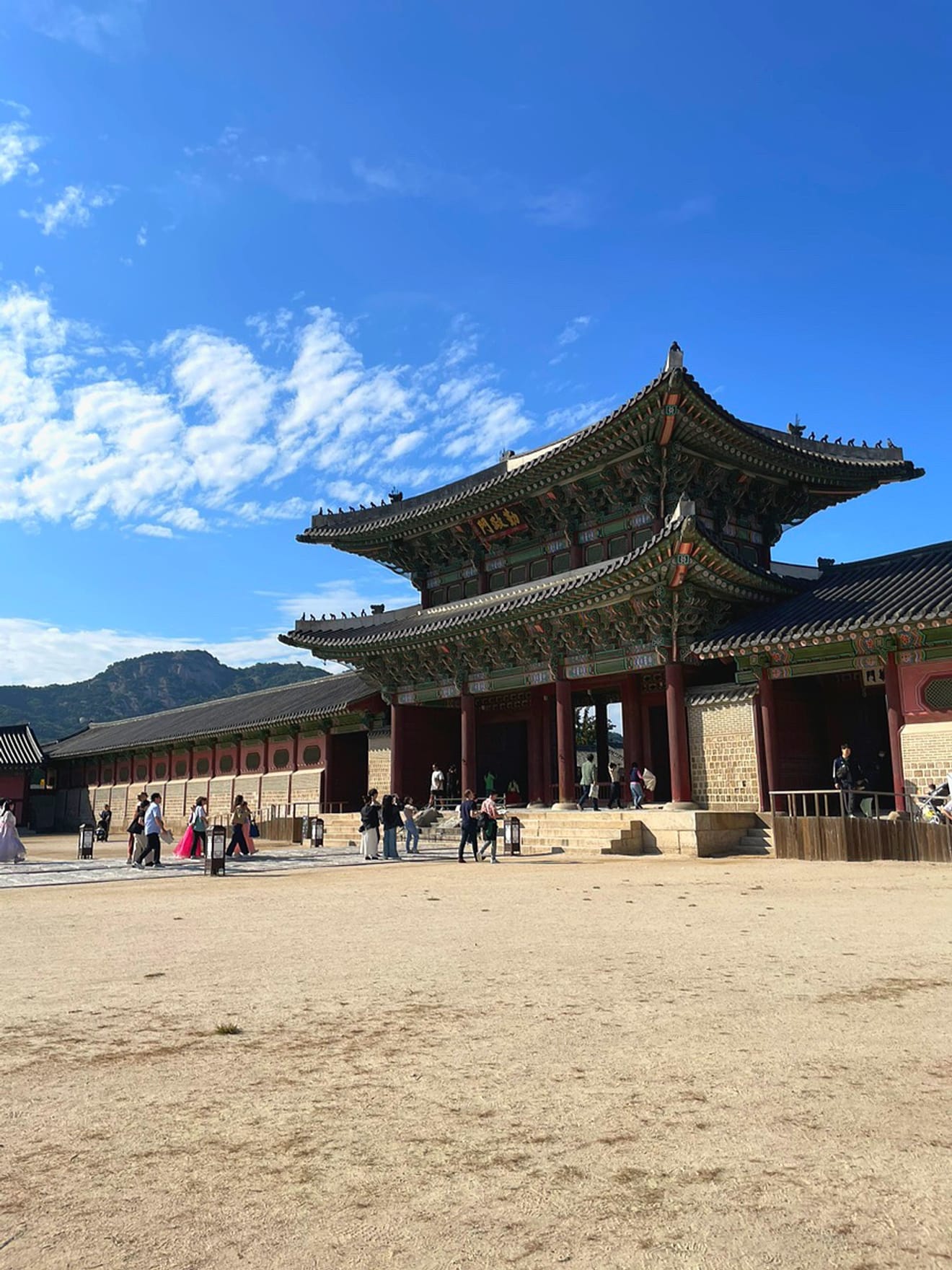 Gyeongbokgung Hanbok-Verleih YES Hanbok und kostenloser Eintritt