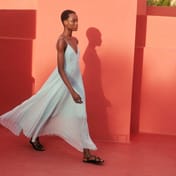 [Resim Verisi 1] İngiliz ünlü moda tasarımcısı Claire Waight Keller ile sunulan kadın yaşam giyiminin yeni geleceği, UNIQLO：C
koleksiyonu