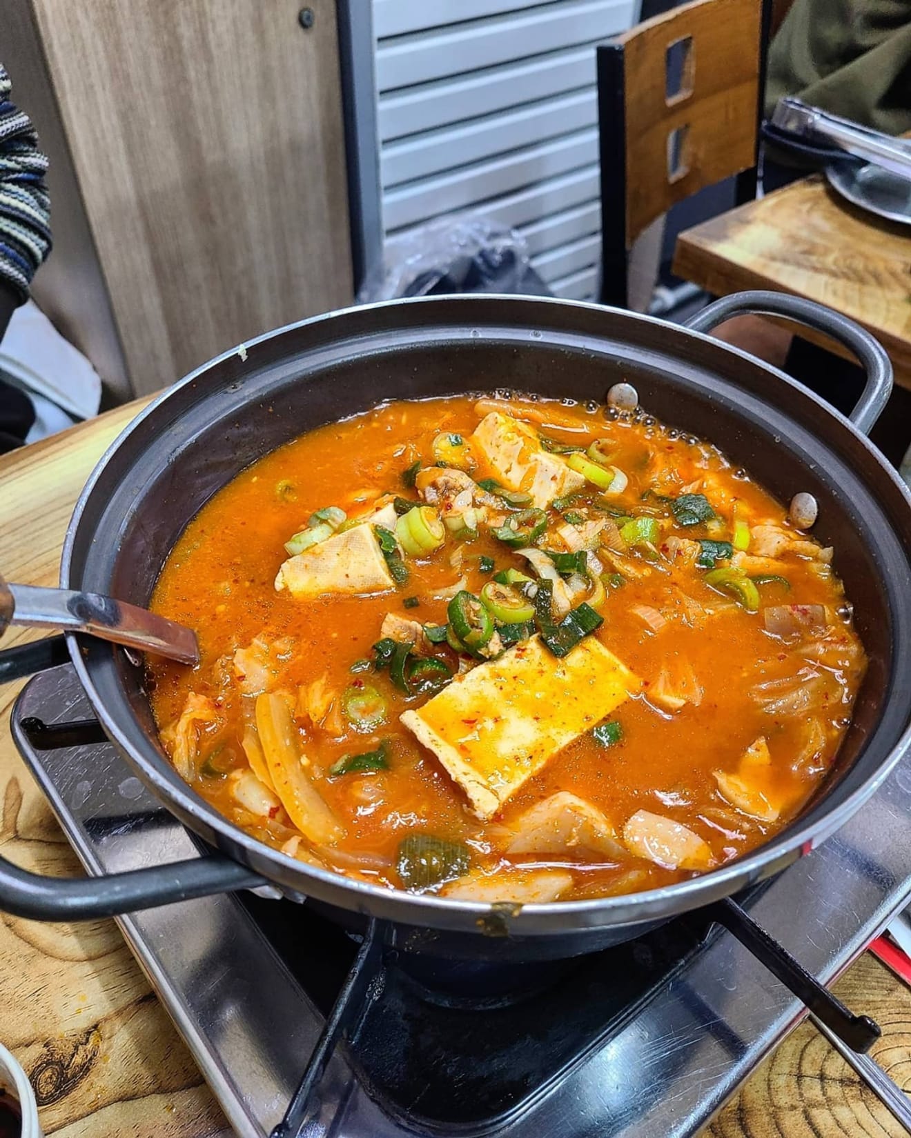 김치찌개 없인 못 산다! 한국인의 소울푸드를 파헤쳐 봅시다
