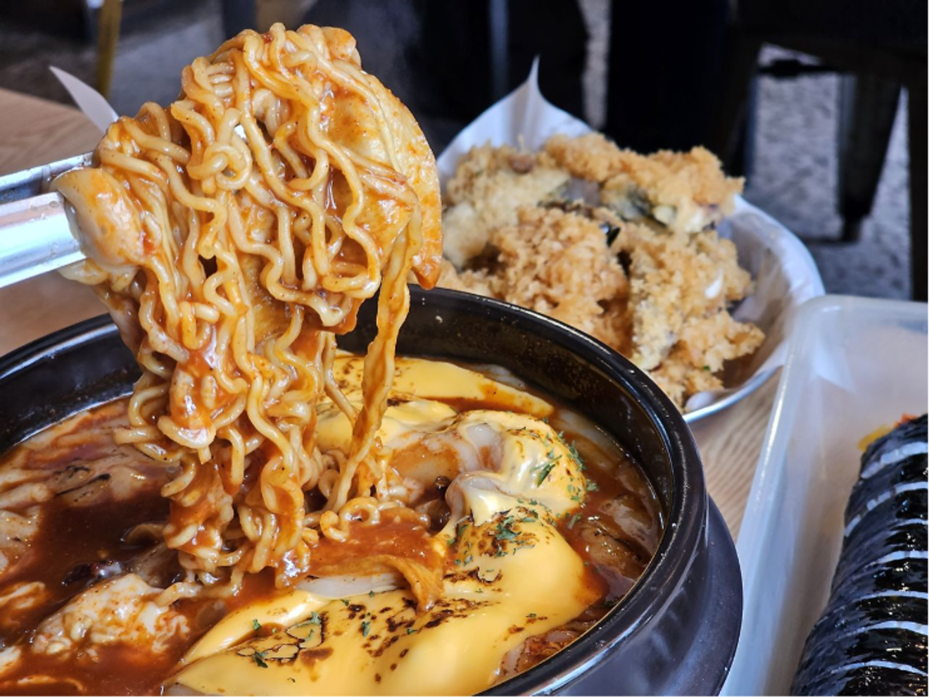 Tteokbokki, o petisco e comida reconfortante representativo da Coreia!