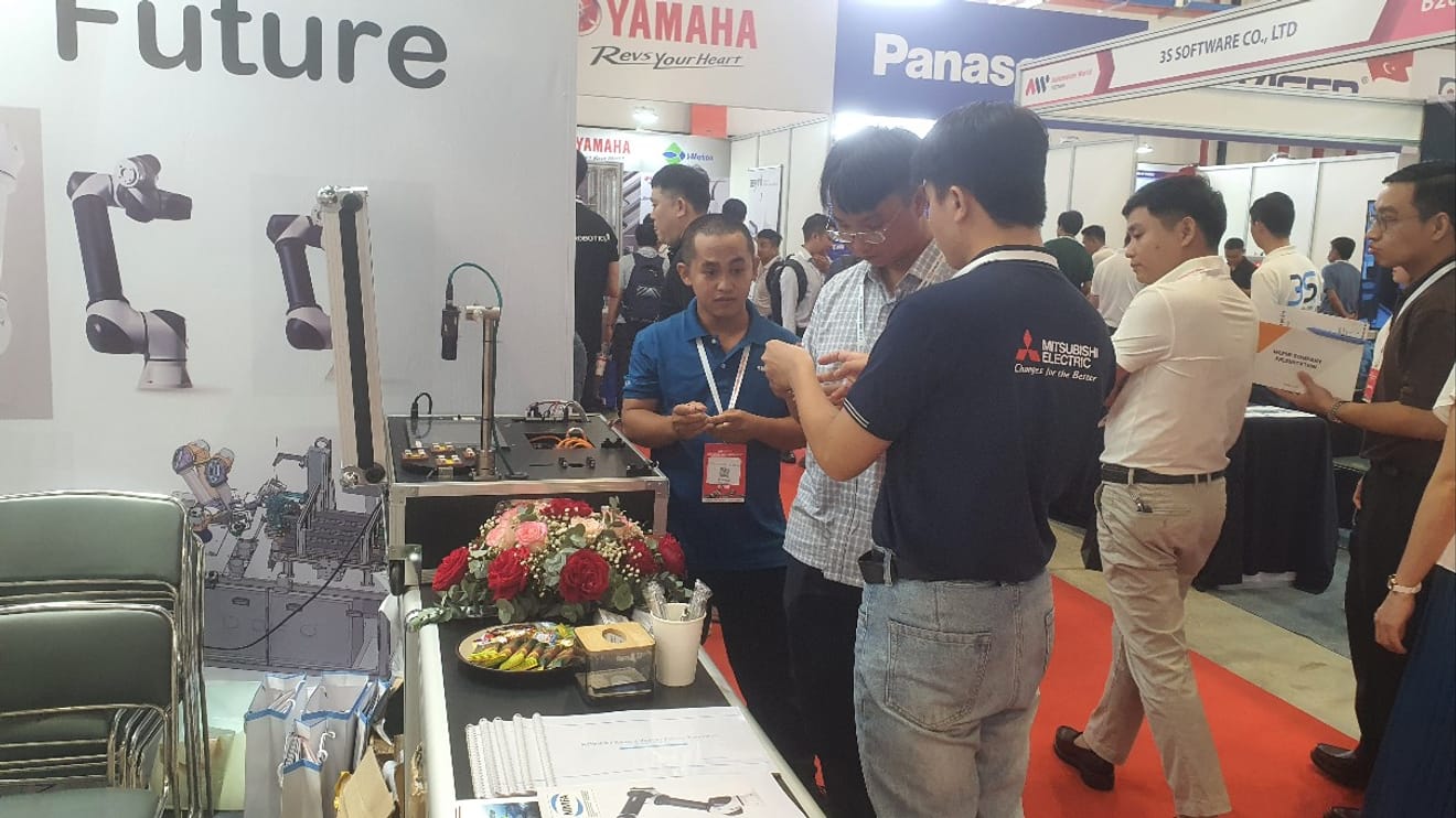 AW VIETNAM 2024: Segundo día de la exposición de automatización de fábricas inteligentes de Vietnam 2024