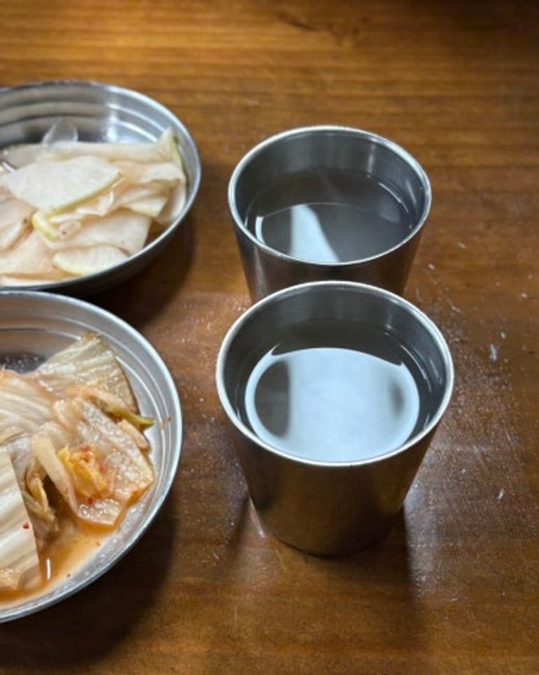 Reseña de la visita a PilDong Myuk (Noodle de Pyongyang) en Seúl, restaurante Michelin, un sábado