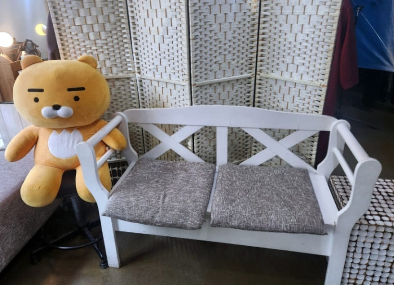 Bizim Mahalle Fotoğrafçısı Hongdae Kimlik Fotoğrafı Saç ve Makyaj Dahil