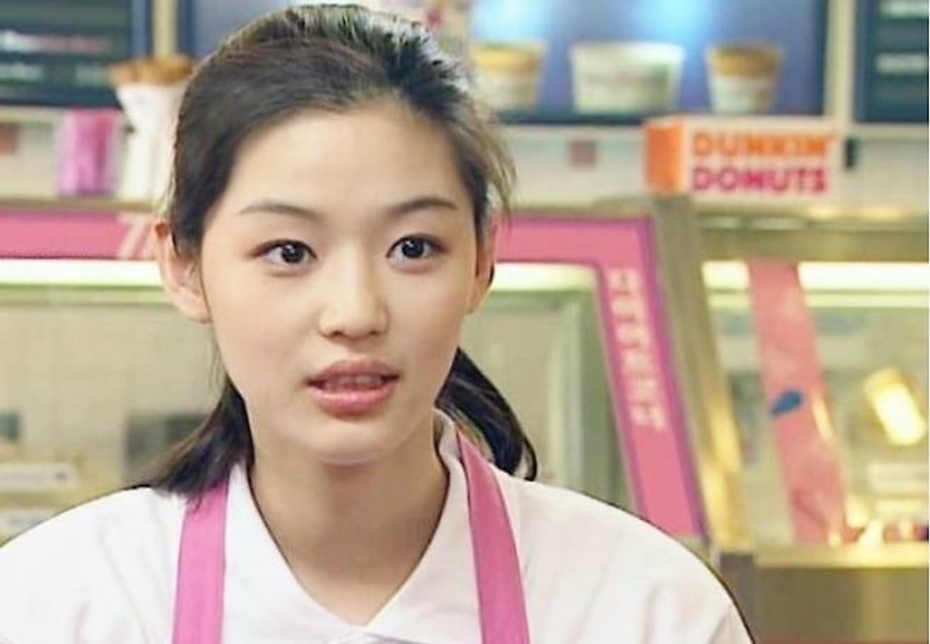 Lo que sucede cuando Jun Ji-hyun trabaja en una sucursal de Baskin-Robbins