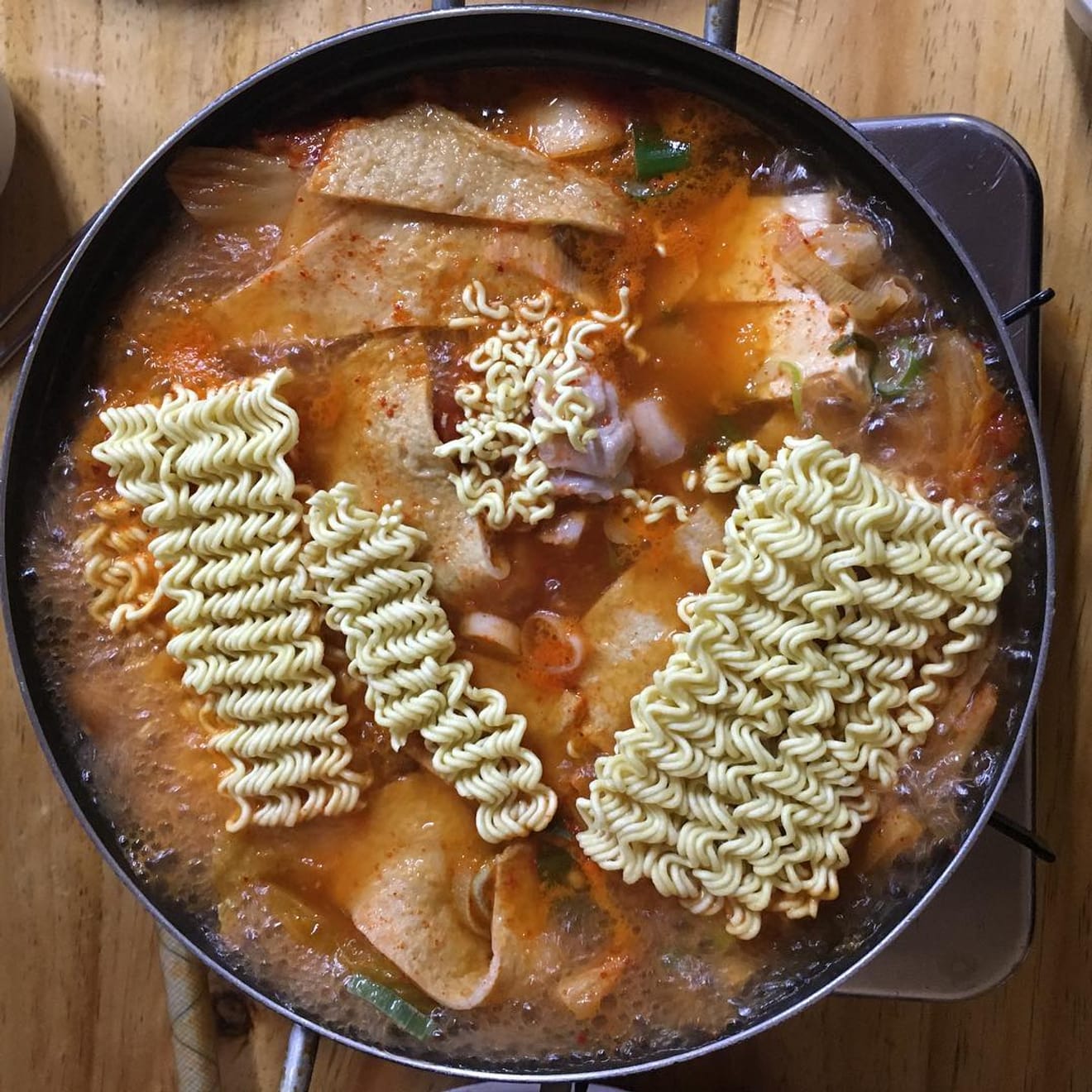 김치찌개 없인 못 산다! 한국인의 소울푸드를 파헤쳐 봅시다