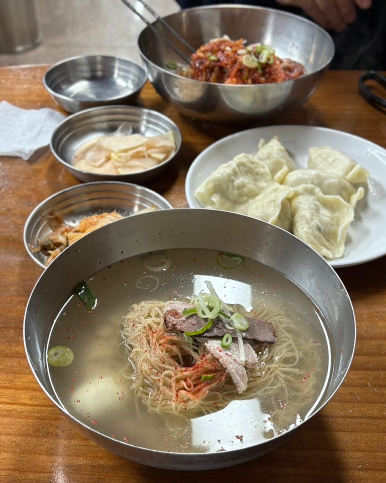 Reseña de la visita a PilDong Myuk (Noodle de Pyongyang) en Seúl, restaurante Michelin, un sábado