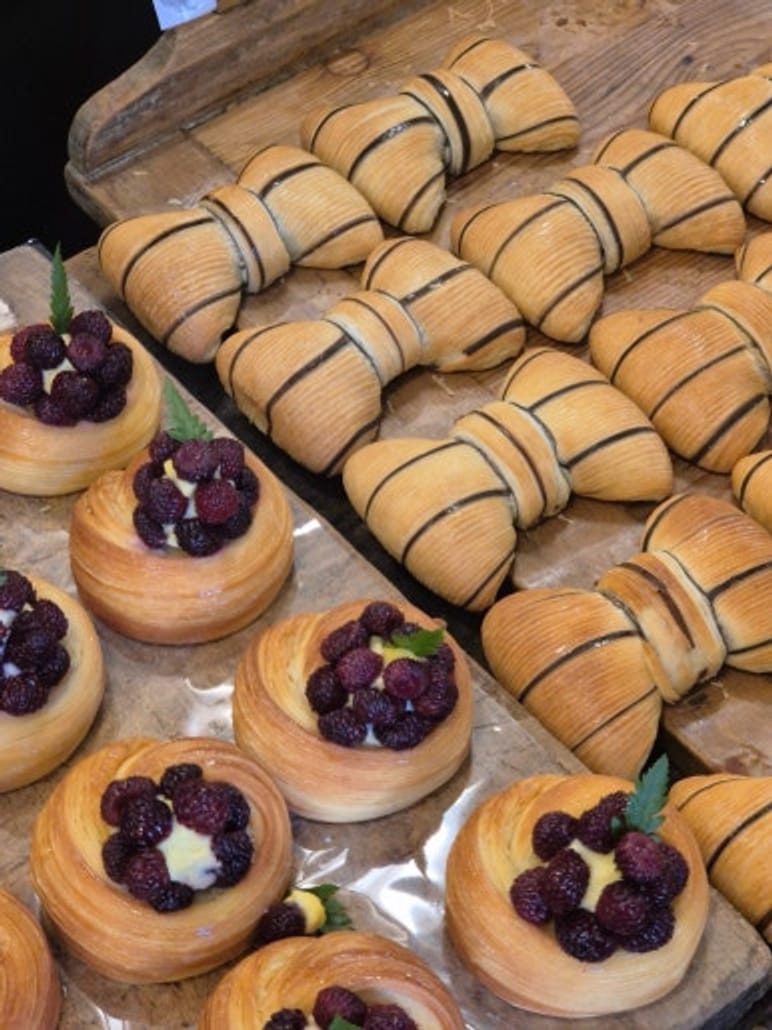 Apgujeong'da Kurdele Ekmekli Panier de Mmooni Rodeo Sokağı Cafe