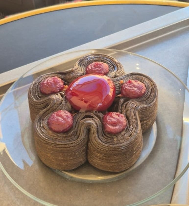 Apgujeong'da Kurdele Ekmekli Panier de Mmooni Rodeo Sokağı Cafe