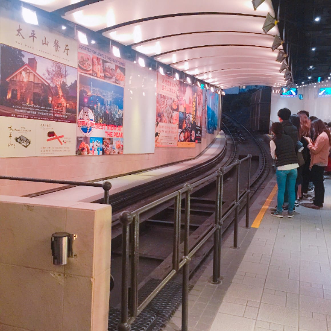 [Viagem a Hong Kong] Como subir ao Victoria Peak sem filas! Reserve com um grupo de turismo😉