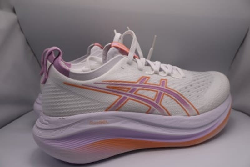 Review Sepatu Lari ASICS GEL-Nimbus 27 Setelah 20km: Rekomendasi Sepatu Olahraga untuk Wanita