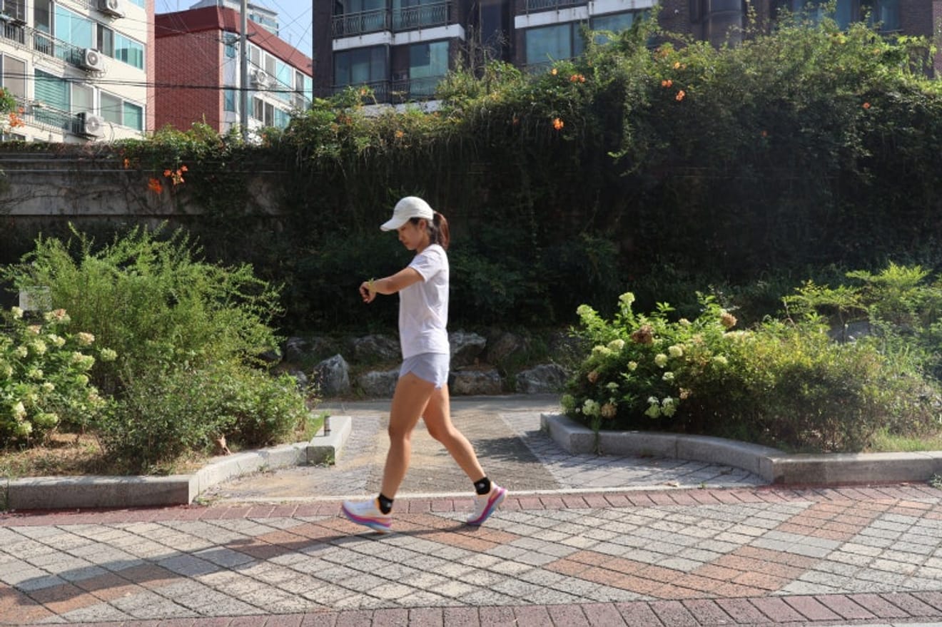 舒適跑步的最佳選擇：Skechers Max Cushioning Propulsion 慢跑鞋推薦