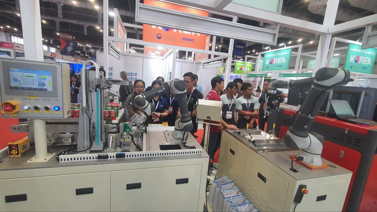 AW VIETNAM 2024: Segundo día de la exposición de automatización de fábricas inteligentes de Vietnam 2024
