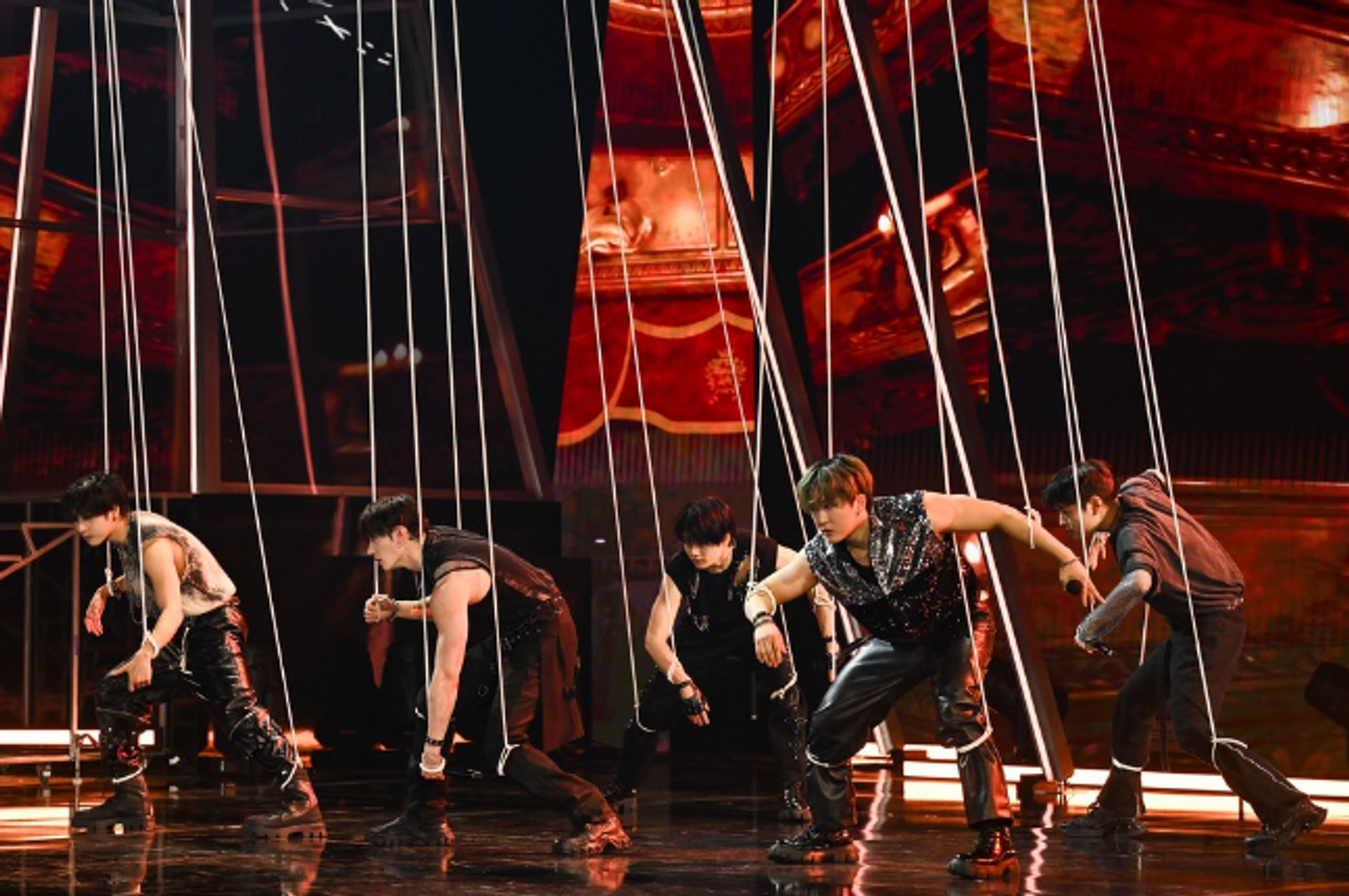 Stray Kids wystąpili na 50-leciu AMAs!