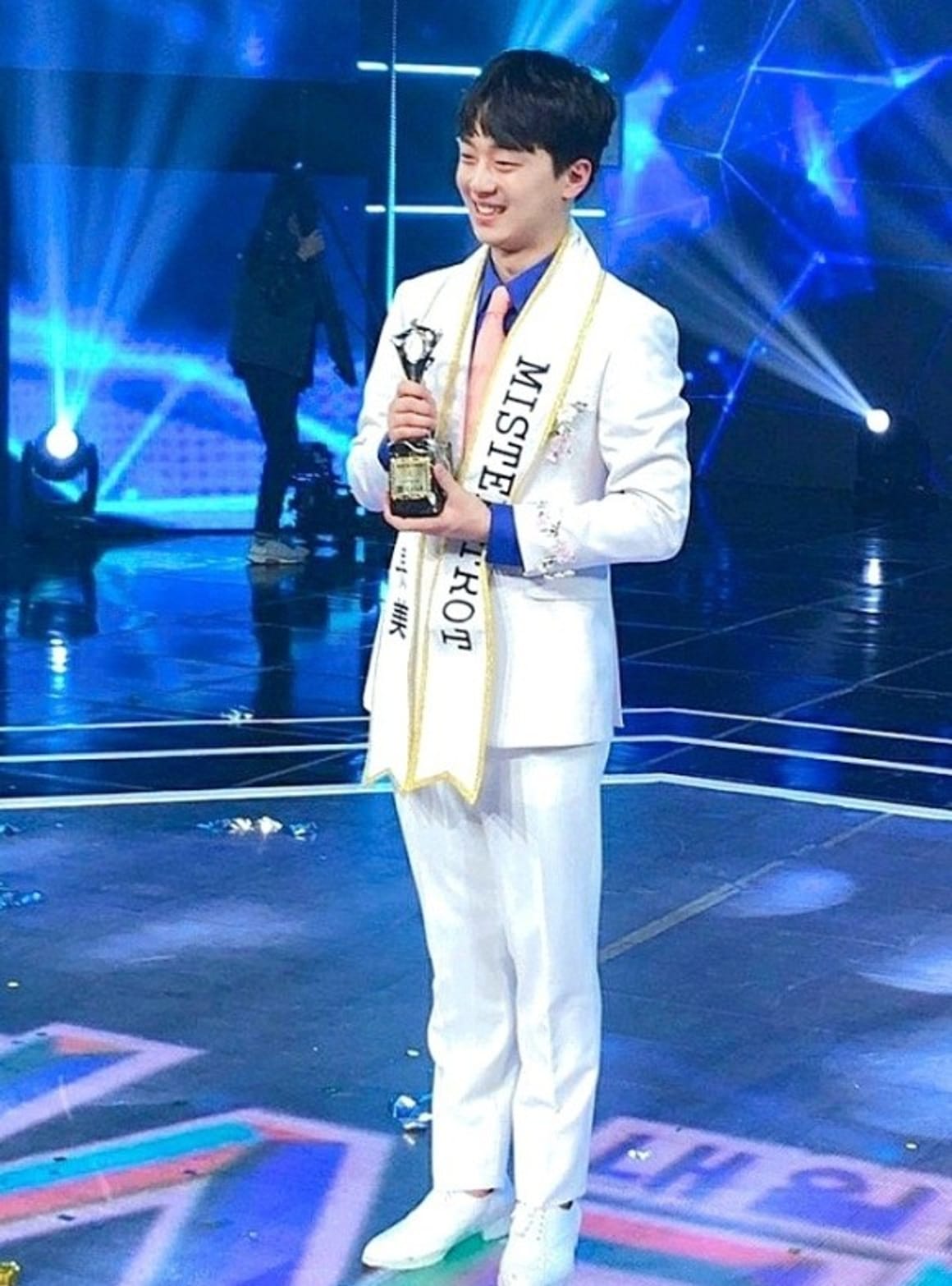 Giới thiệu các bài hát của ca sĩ Lee Chan Won: "Jin Tto Bae Gi", "Thời Gian Duyên Phận", "Cửa Hàng Tiện Lợi", "Hãy Cố Lên", "Ngày Thật Tốt"