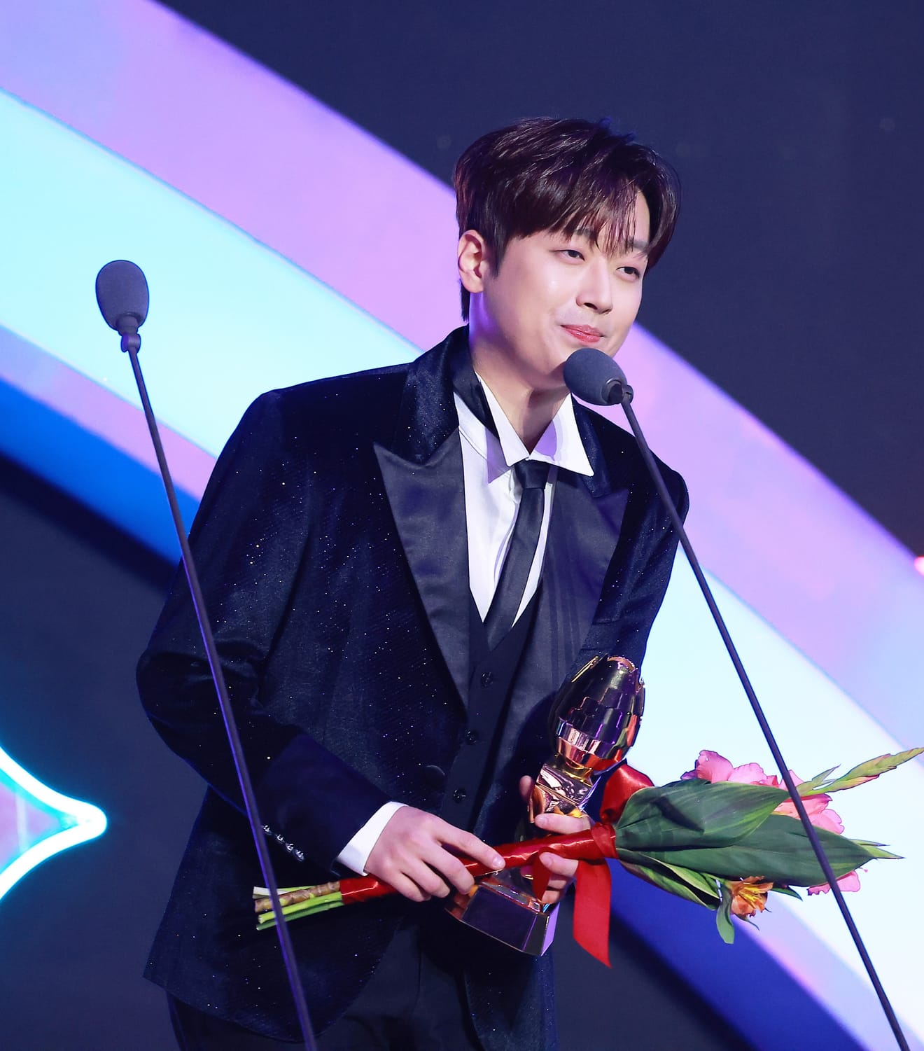 Lee Chan-won... 5 nagród na 2024 KGMA (Korea Grand Music Awards)