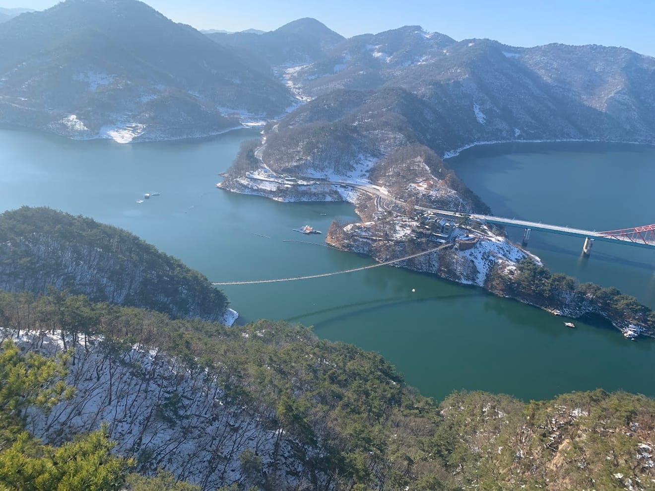 [Ulusal Park Pul Turu] 10. 월악산 (Walaksan) Yeni Başlayanlar İçin Kar Çiçeği Dağcılık Rotası Oksunbong'un Chungju Gölü Manzarası