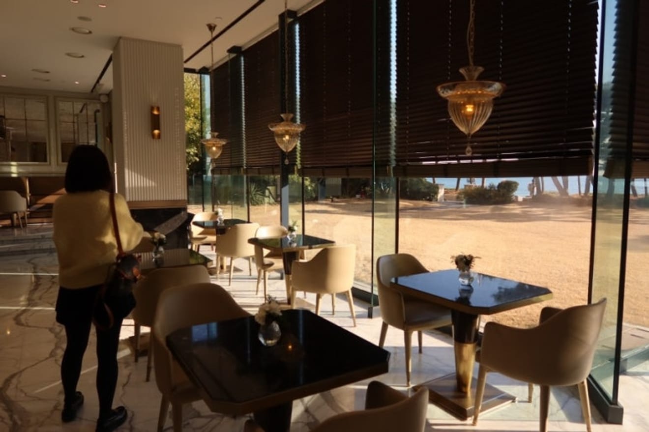 Paradise Hotel Busan: Lounge Happy Hour Review