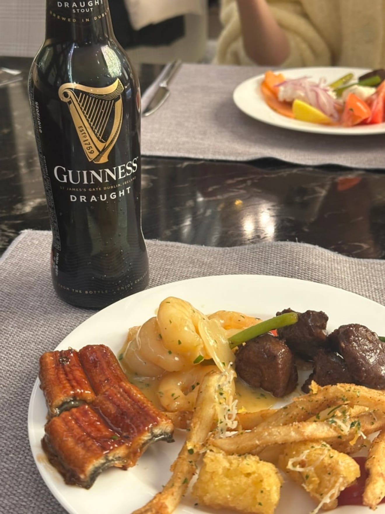 Paradise Hotel Busan: Lounge Happy Hour Review