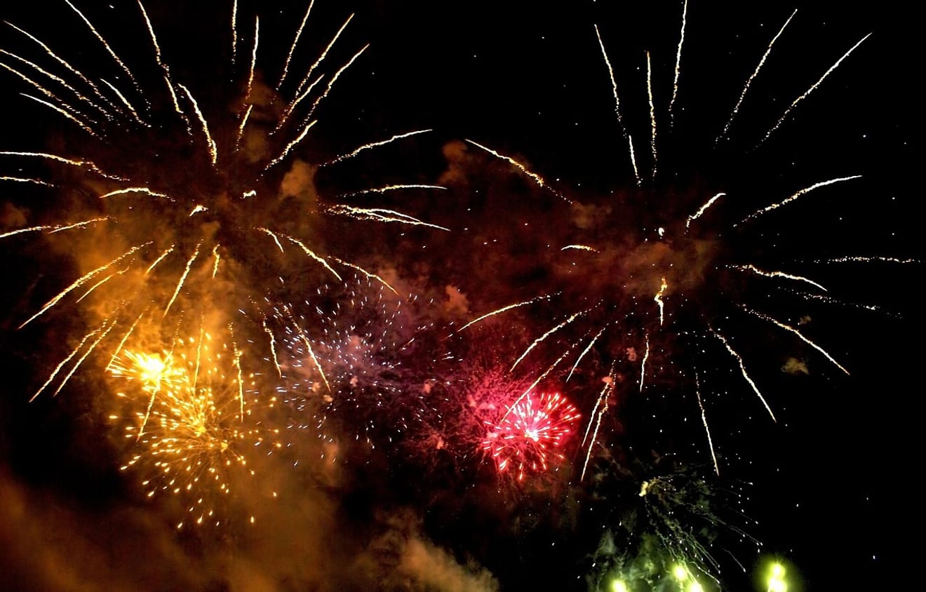 Les feux d'artifice, aussi magnifiques soient-ils, laissent de nombreuses cicatrices