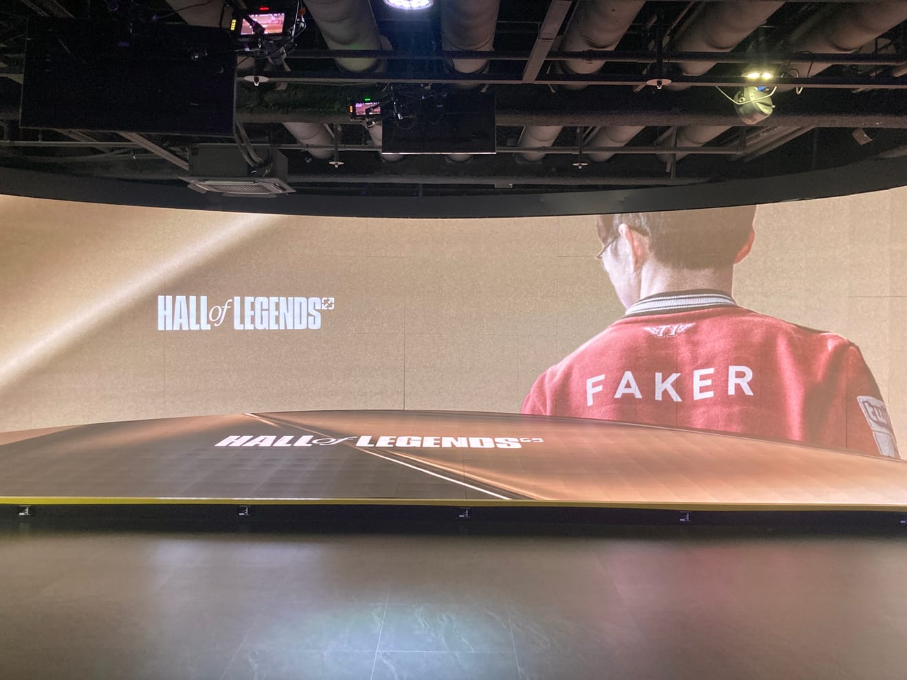LoL Faker: Templo de Faker no HyperX Ground - Exposição, Adoração, Open Run, Simulado, Brindes, Skin da Ahri e Experiência