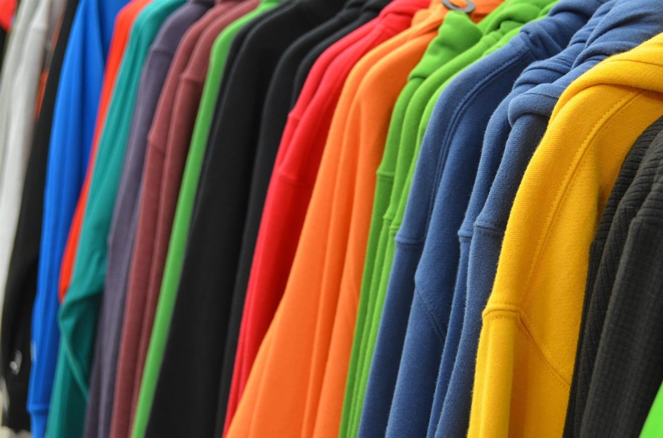 Por que minhas roupas estão destruindo o meio ambiente? O problema da fast fashion